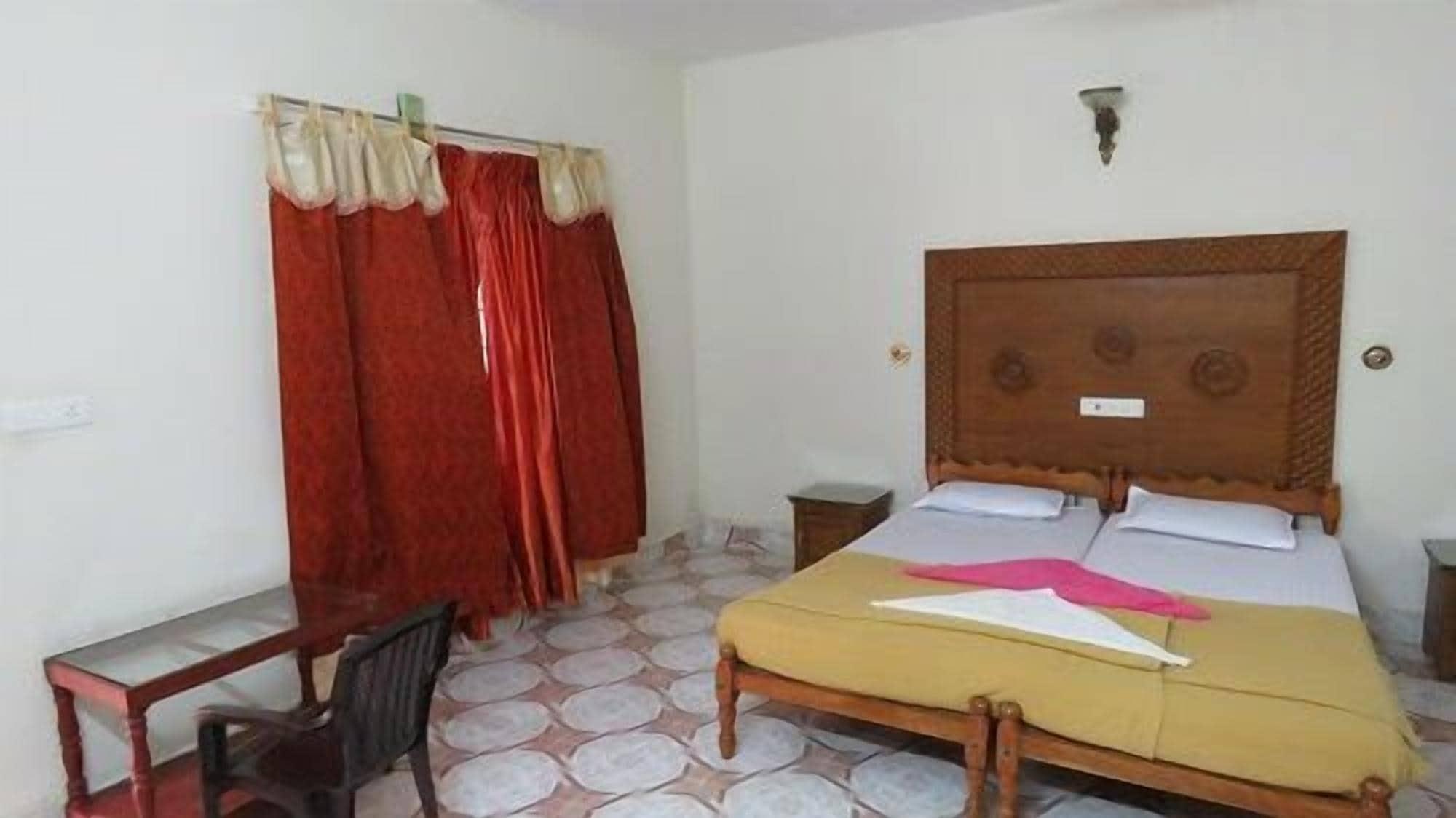 Jungle Palace Homestay テッカディ エクステリア 写真
