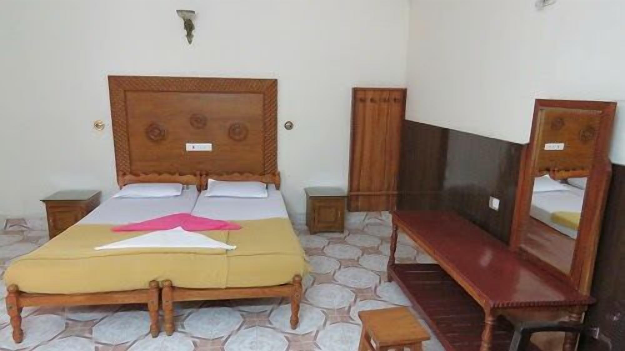 Jungle Palace Homestay テッカディ エクステリア 写真